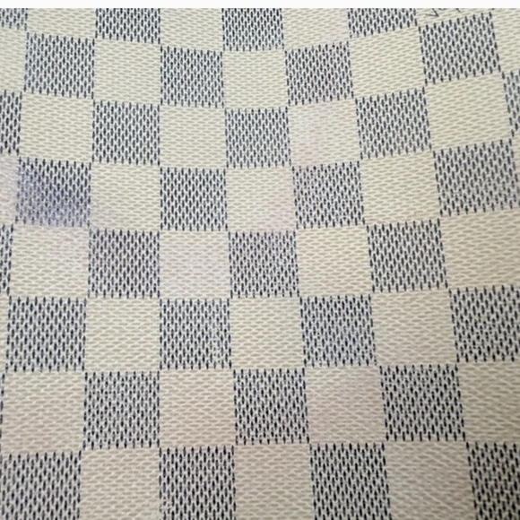 Louis Vuitton GM Neverfull Gray and Cream Checkered Tote - Picture 11 of 16